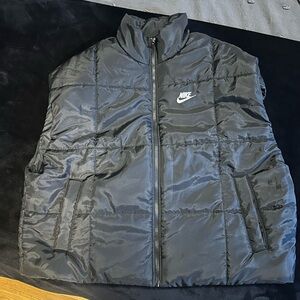 Nike Men's Black Oversized Puffer Vest